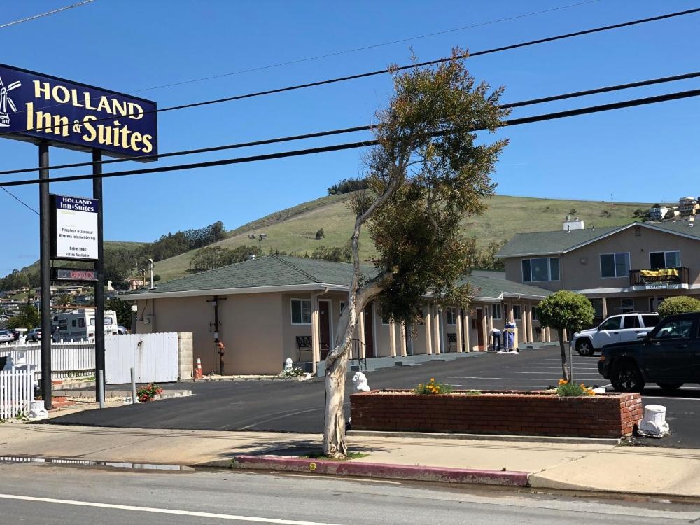 Holland Inn & Suites