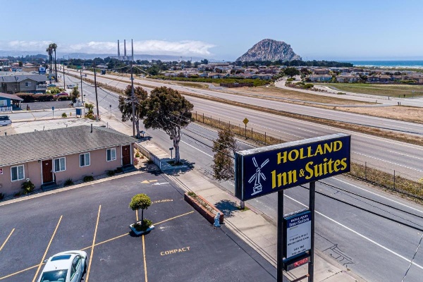Holland Inn & Suites image 1