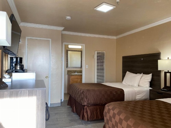 Holland Inn & Suites image 21