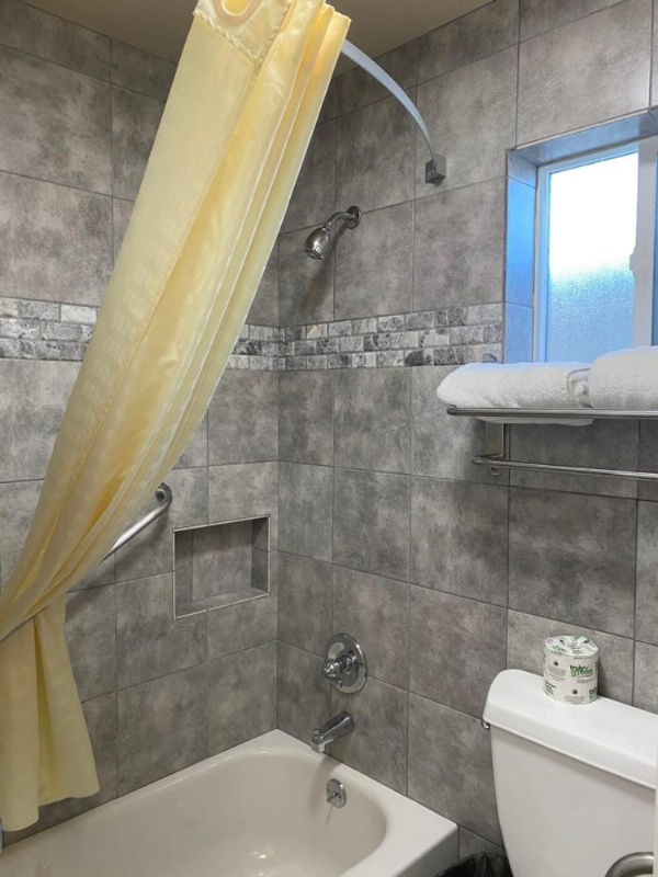 Holland Inn & Suites image 9